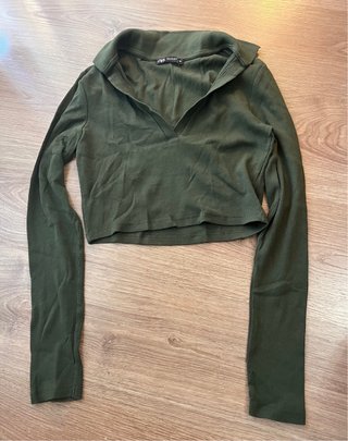 Top Manga Larga Zara Verde Talla M