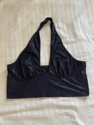Top Negro con Escote Halter
