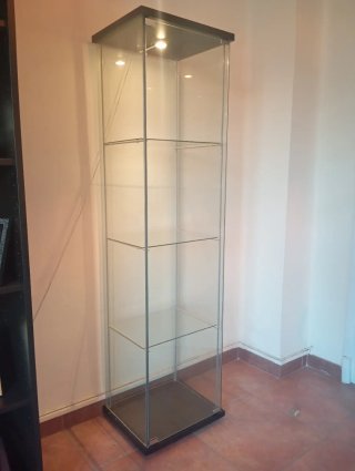 Vitrina de cristal IKEA Detolf, en Perfecto estado
