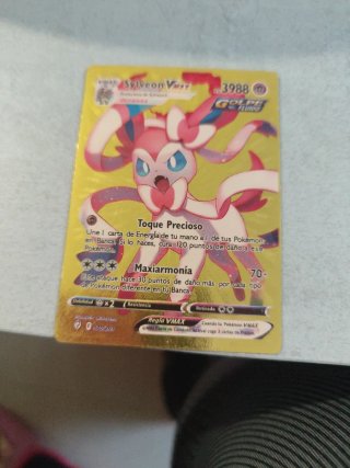Carta Pokémon Sylveon VMAX Dorada