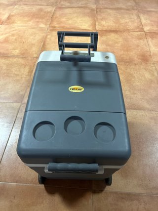 Nevera Portátil Altium para Coche