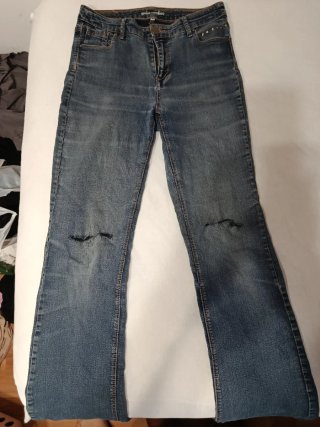 Pantalón vaquero campana azul, licra, estira mucho
