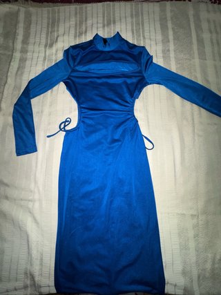 Vestido Azul con Aberturas Laterales