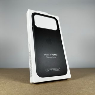 Funda iphone 18 pro max silicona negra Magsafe