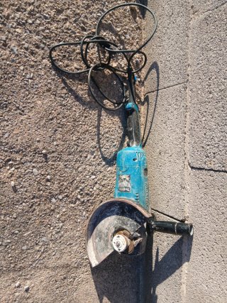 Amoladora Radial Grande Makita