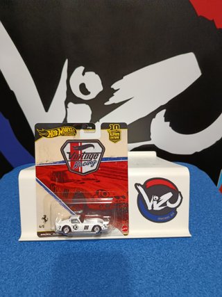 Hot Wheels Premium Vintage Racing Ferrari