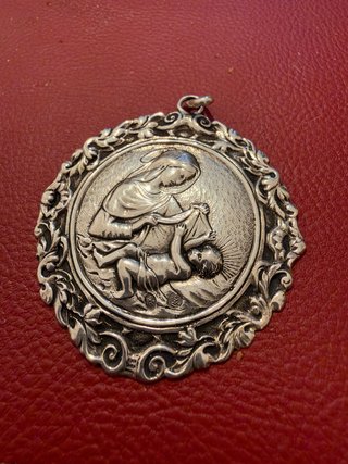 Medalla Virgen con Niño
