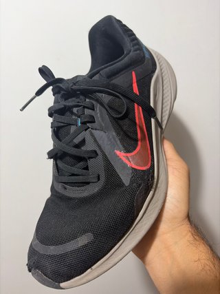 Zapatillas Nike Negras y Rojas