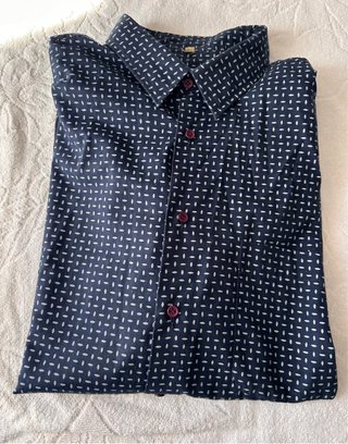 Camisa azul estampada