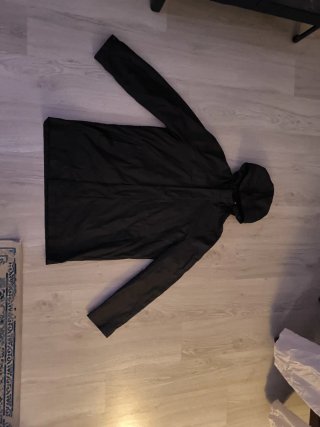 Chaqueta engomada negra Zara