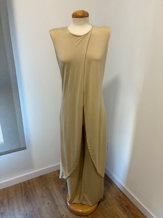 Vestido dos piezas beige