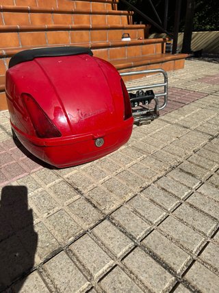 Baúl (Cofano) Vespa con Respaldo y Soporte
