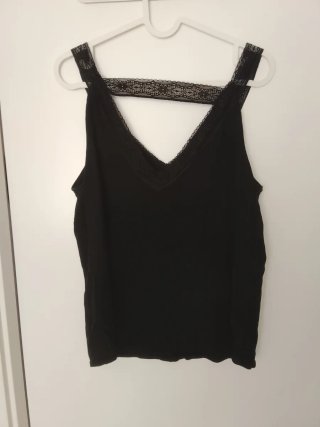 Top negro Meisie con detalles bordados