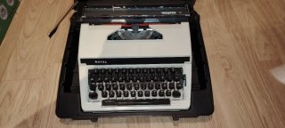 Máquina de escribir Royal Express 12