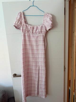 Vestido midi de cuadros rosa de zara