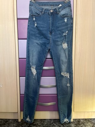 Pantalones Vaqueros con Roturas