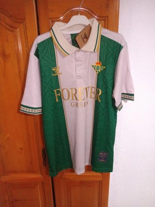 Camiseta de fútbol. Nueva con etiqueta.