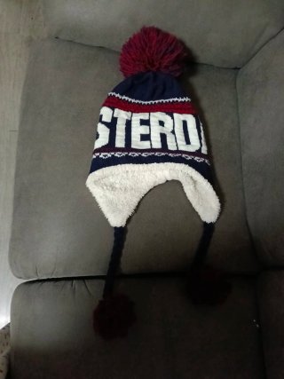 Gorro de lana con pompón