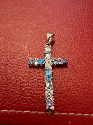 Colgante Cruz de Plata con Piedras