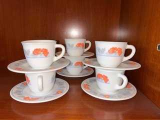 Juego de té de porcelana