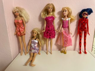 Lote de 5 Muñecas Barbie y Disney