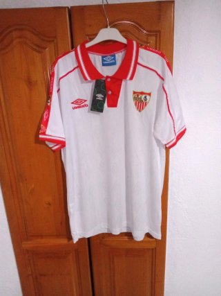 Camiseta de fútbol. Nueva con etiqueta.