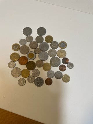Lote de 36 monedas extranjeras