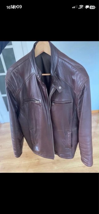 Chaqueta de piel marrón
