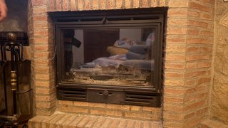 Estufa de leña con turbina