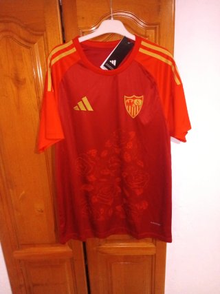 Camiseta de fútbol. Nueva con etiqueta.