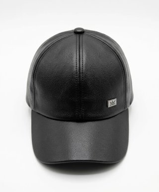 Gorra con orejeras de Polipiel negra.