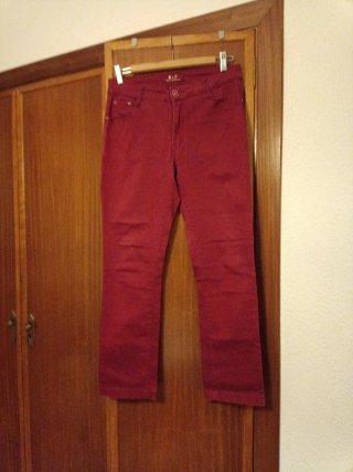 Pantalones burdeos