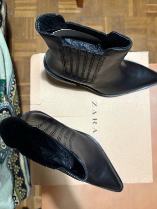 Botines de piel negros Zara