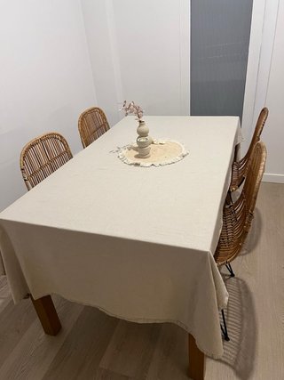 Conjunto Comedor: Mesa y 6 Sillas