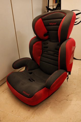 Sillas de coche para niño Babyauto, tengo 2.