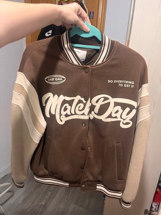 Chaqueta tipo bomber Bershka