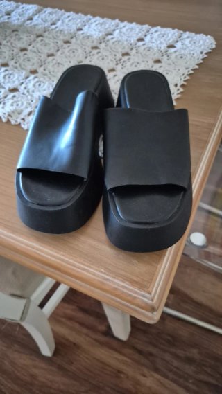 Zapatos Negros con Plataforma - talla 40