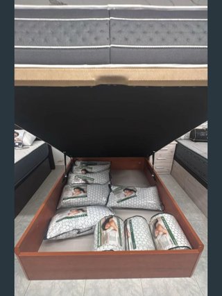 Canapés Abatibles de Madera con colchones