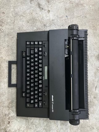 Máquina de escribir Olivetti ET Compact 60