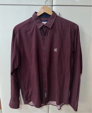 Camisa de manga larga color granate