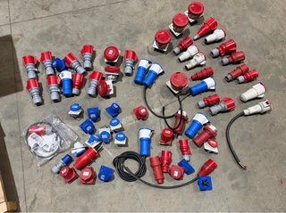 Lote de enchufes industriales