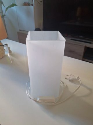 Lámpara de mesa pequeña