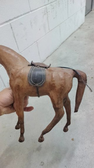 Caballo Antiguo de Cuero