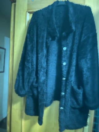 Abrigo Negro talla grande, piel de borrego