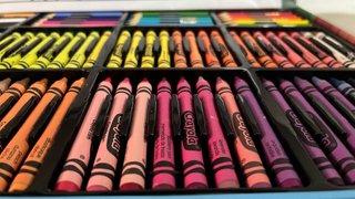 Set de Ceras Crayola. 64 ceras y 20 lapices