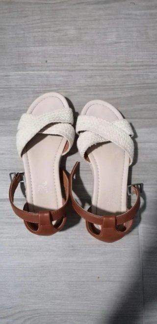 Sandalias de niña