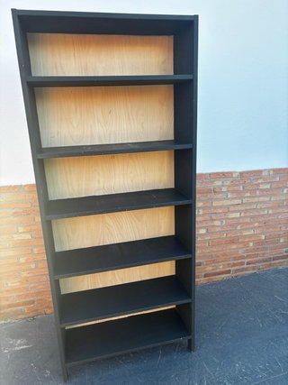 Estantería Negra con Baldas