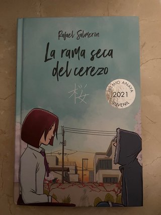 La rama seca del cerezo