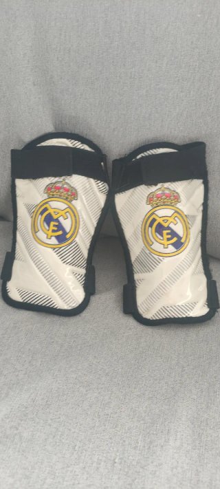 Espinilleras Real Madrid