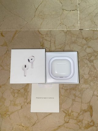 AirPods 4